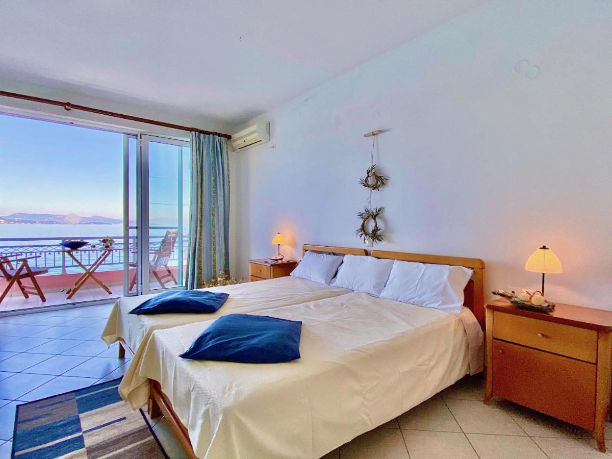 Seafront Villa Ourania Mesongí Extérieur photo