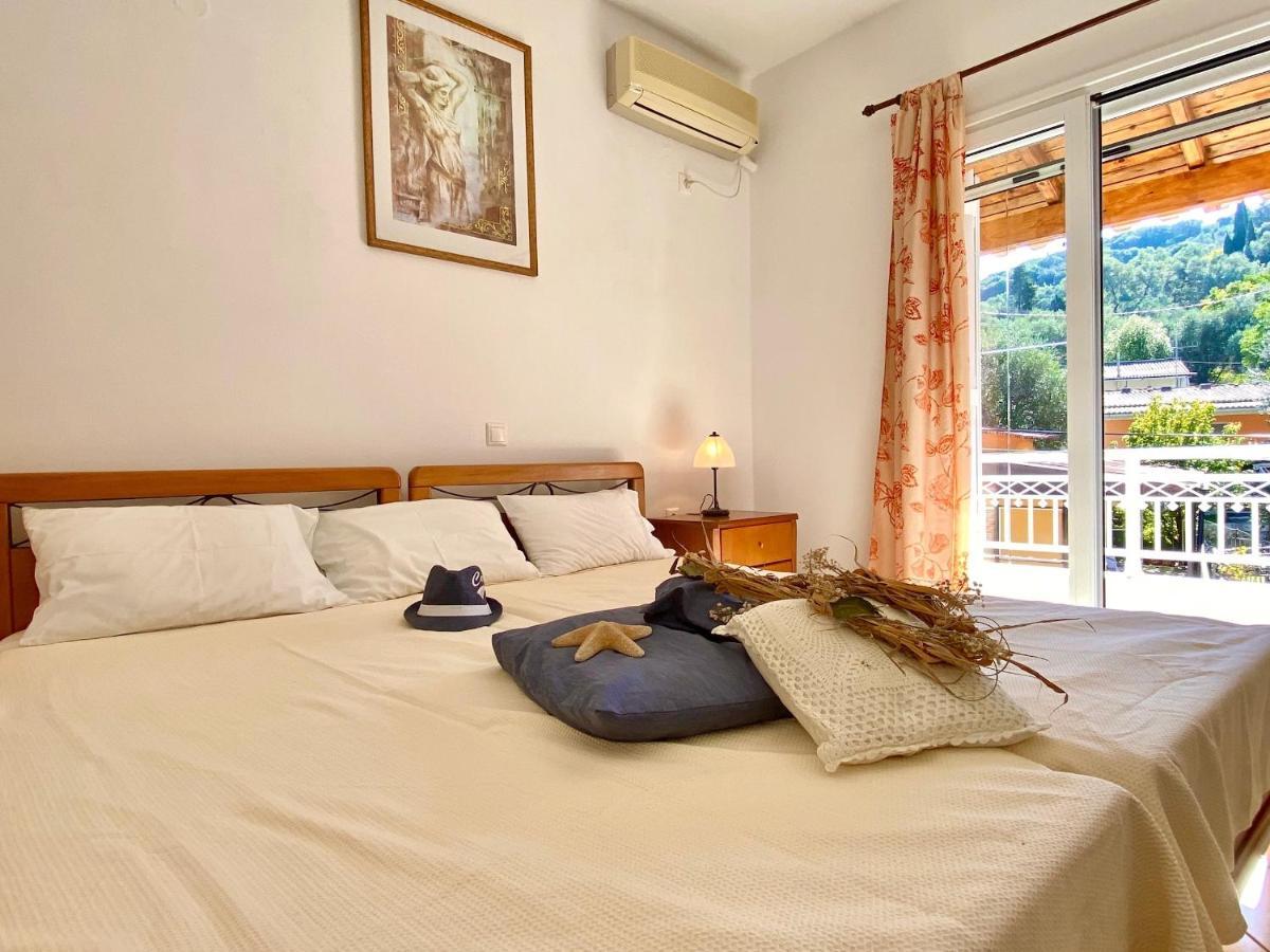 Seafront Villa Ourania Mesongí Extérieur photo