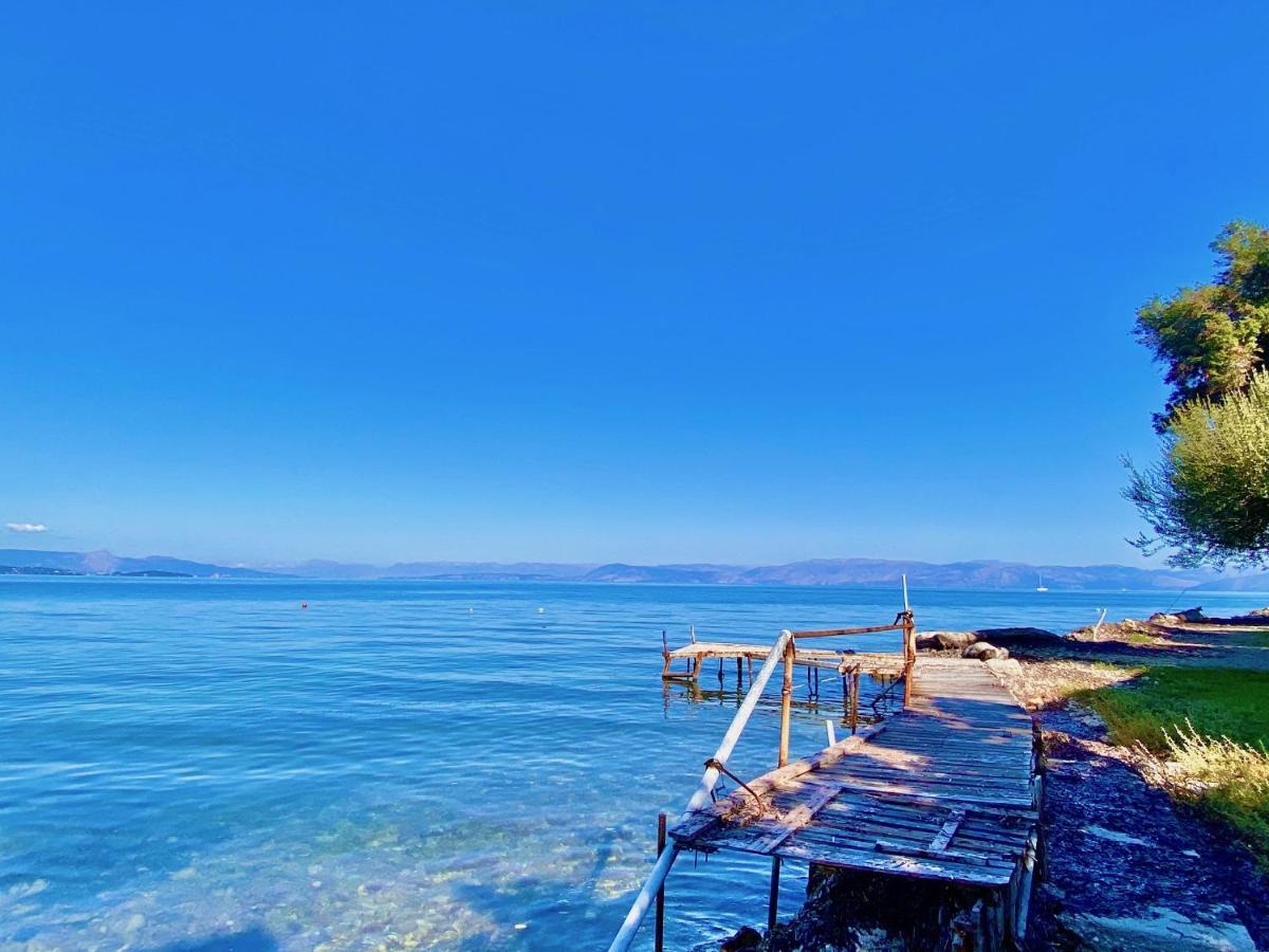 Seafront Villa Ourania Mesongí Extérieur photo