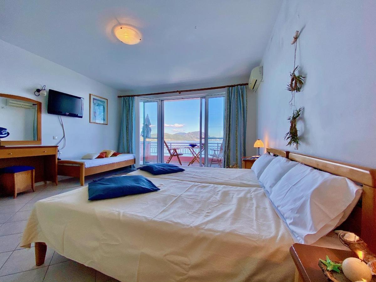 Seafront Villa Ourania Mesongí Extérieur photo