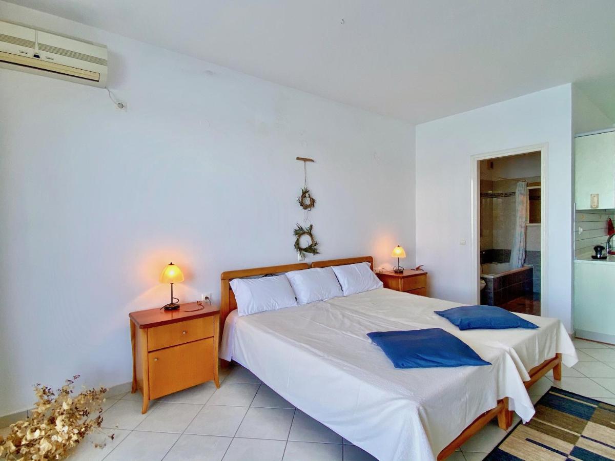 Seafront Villa Ourania Mesongí Extérieur photo