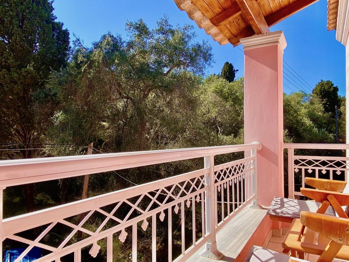 Seafront Villa Ourania Mesongí Extérieur photo