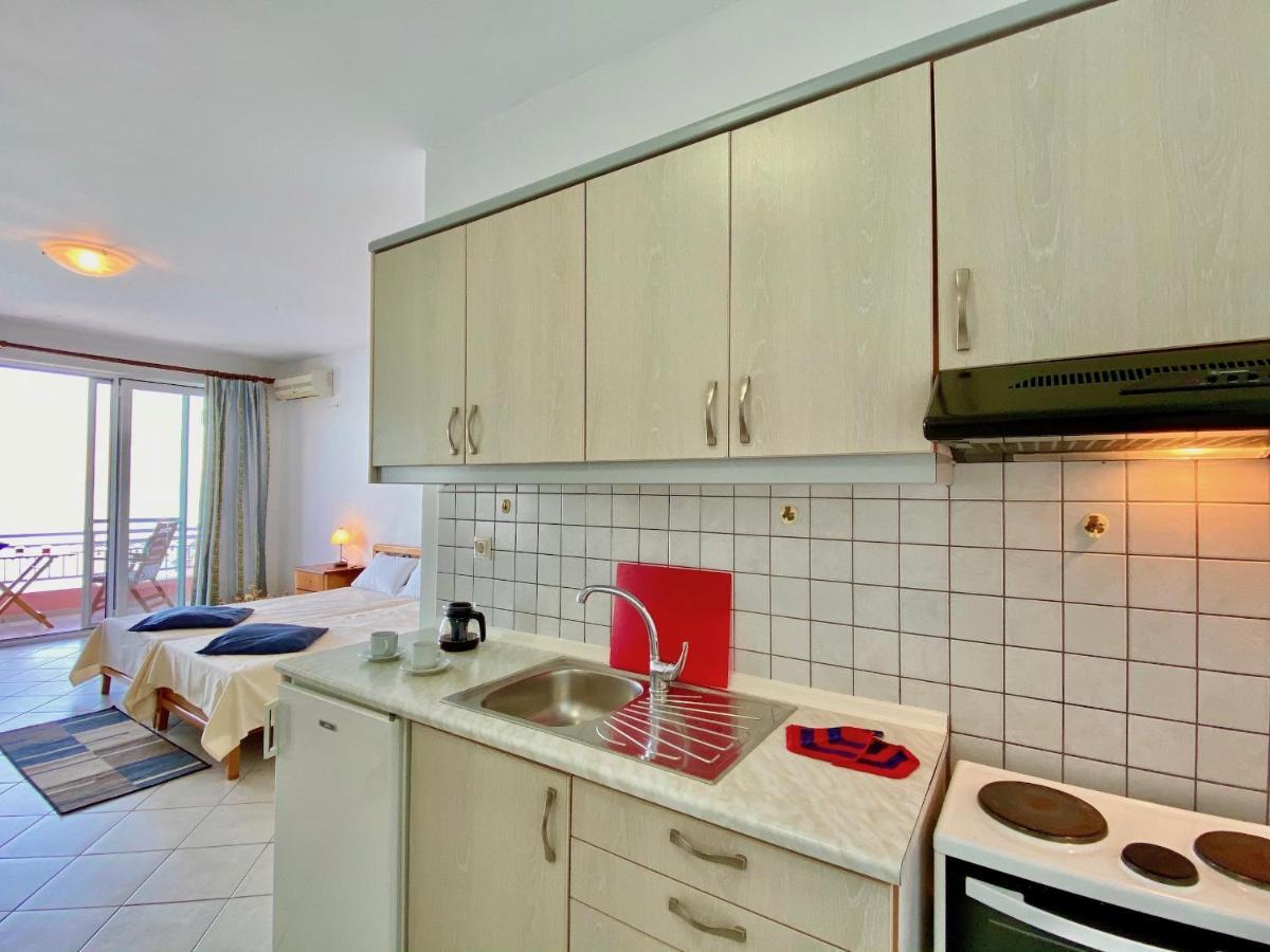 Seafront Villa Ourania Mesongí Extérieur photo