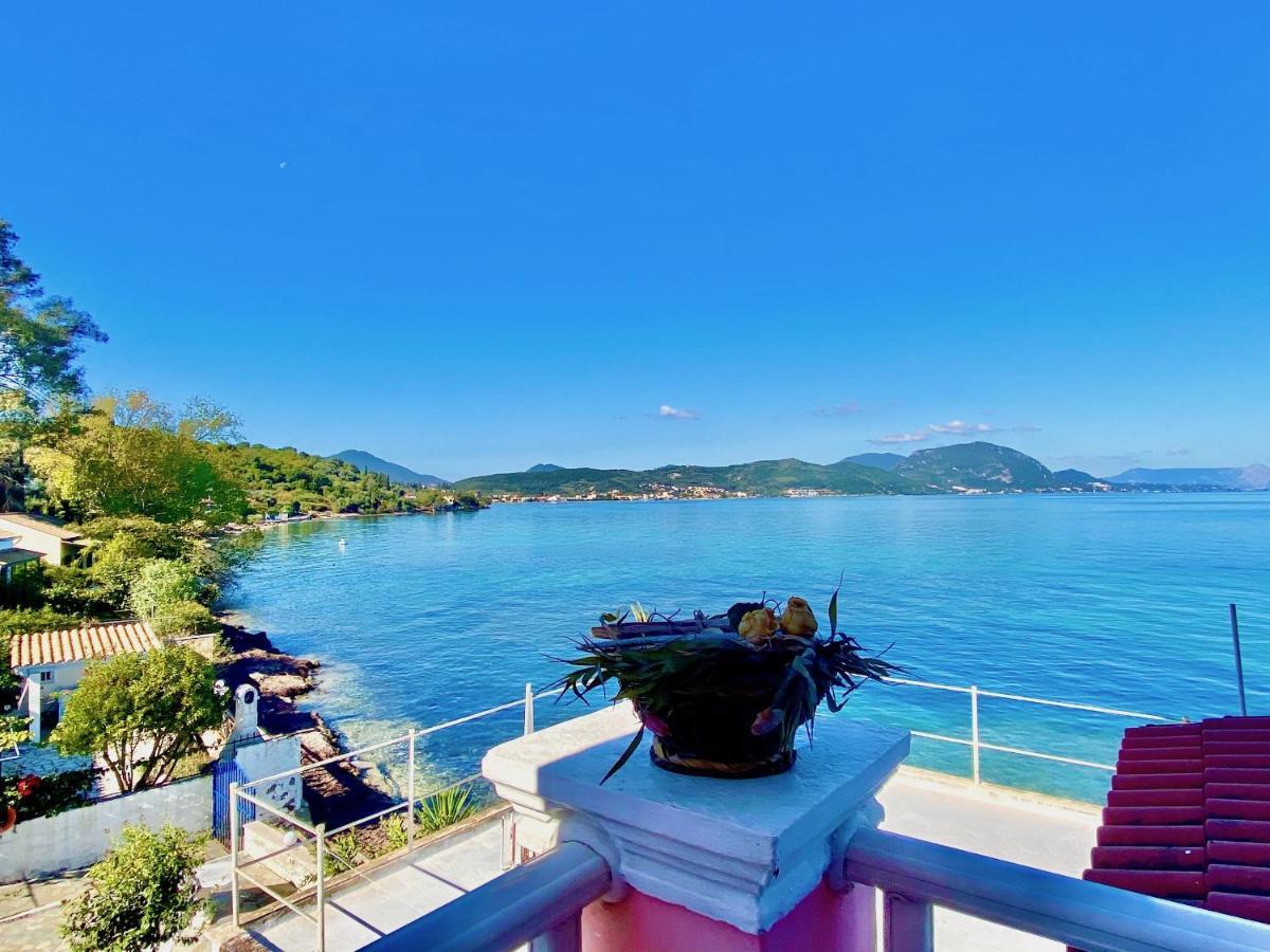 Seafront Villa Ourania Mesongí Extérieur photo